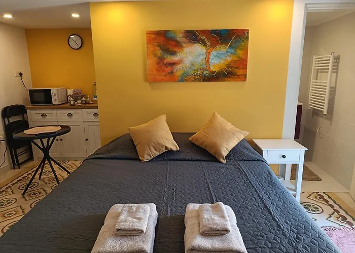 Room In Ain Karem - A Maltese Traditional Townhouse
